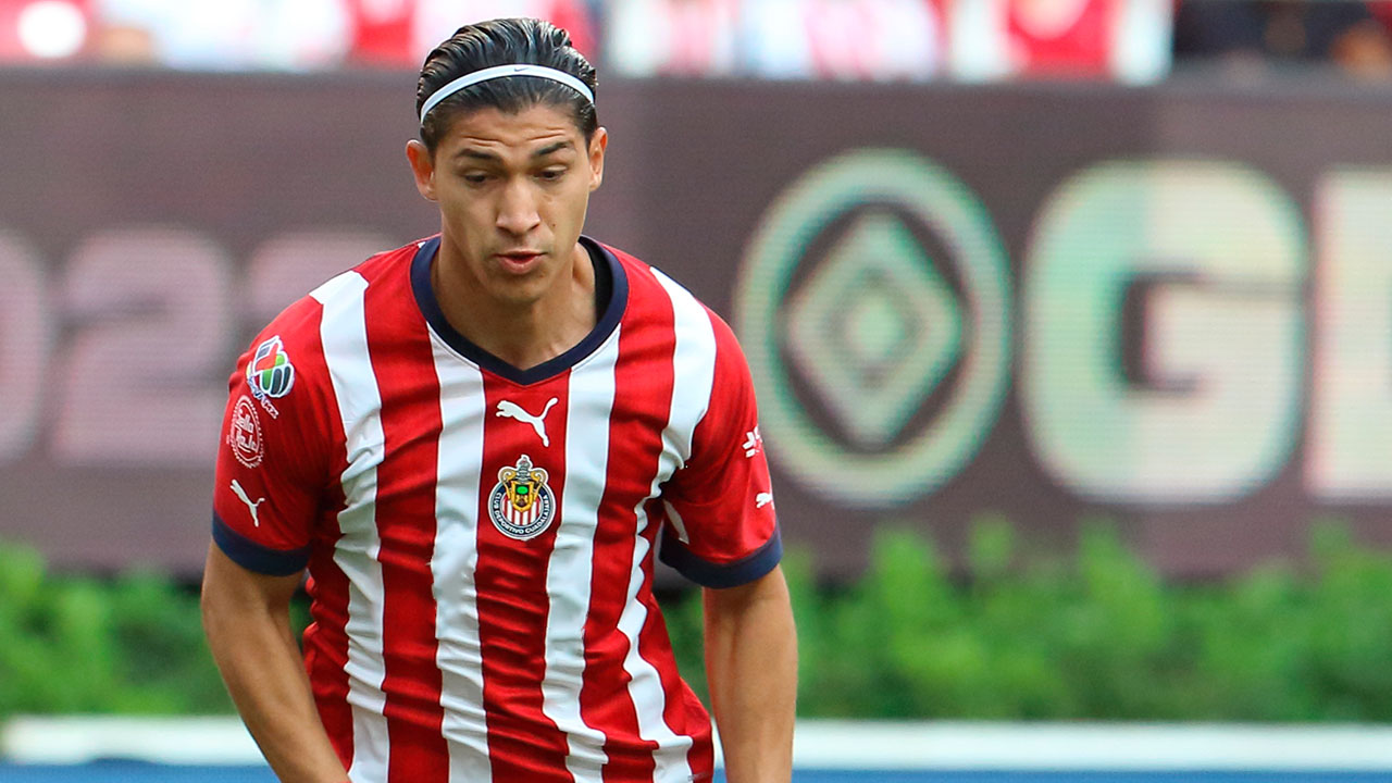 Angel-Zaldivar-Chivas-PlayCity-Casino-Apuestas-Deportivas