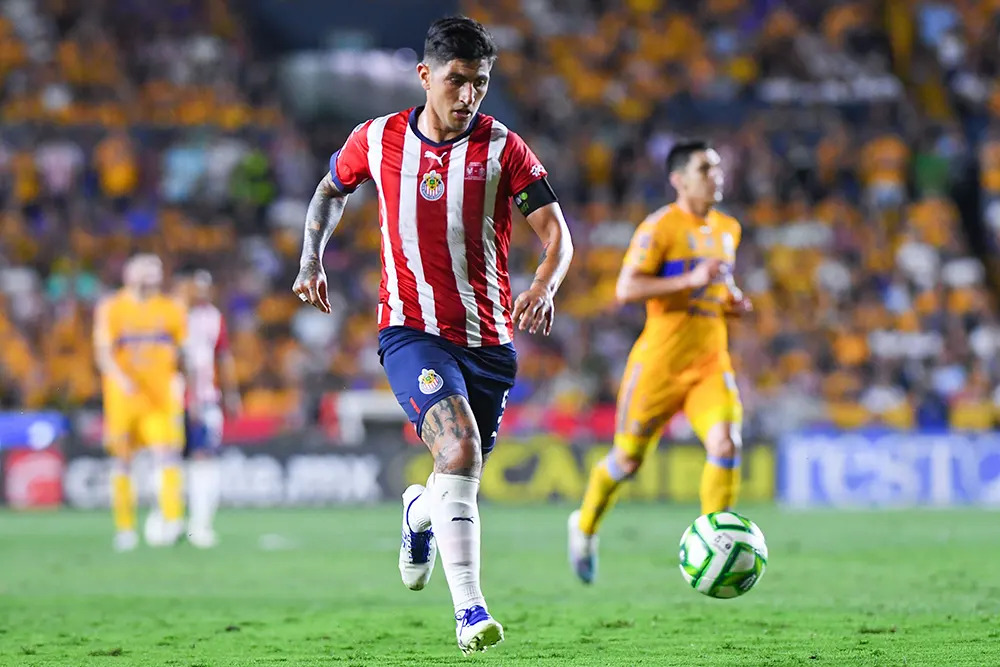 PlayCity-Apuestas-Víctor-Guzmán-Chivas-Liga-MX